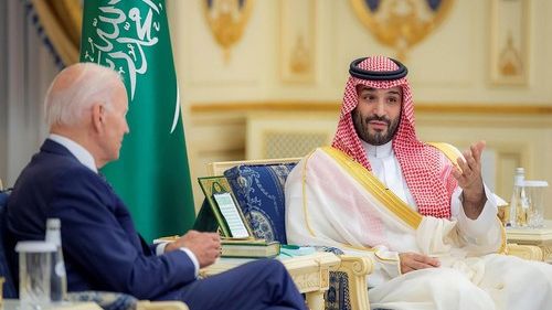 Saúdský princ Bidenovi vrátil poznámky o vraždě novináře podobným rýpnutím